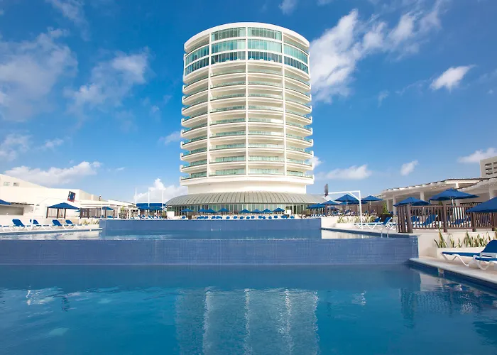 Seadust Cancun Beach Resort