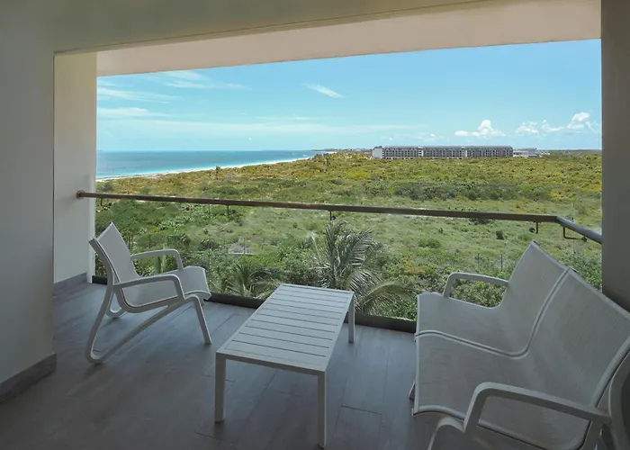 Catalonia Grand Costa Mujeres All Suites & Spa