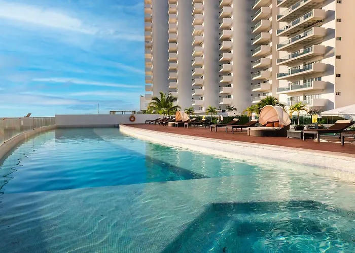 Suites Malecon Cancun