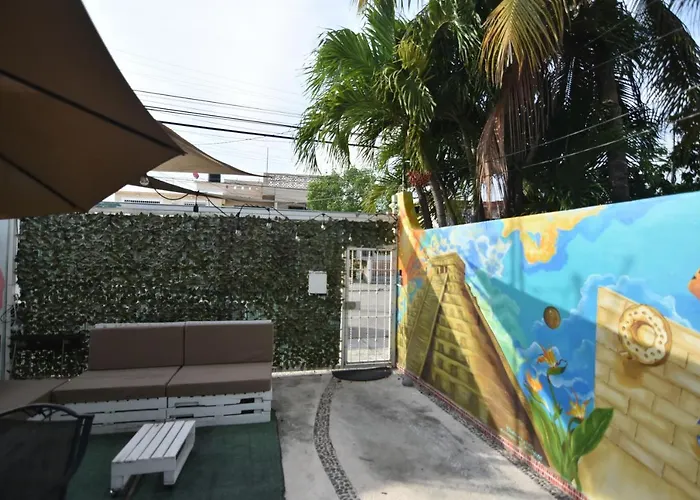 Villa Leo Cancun Downtown, México